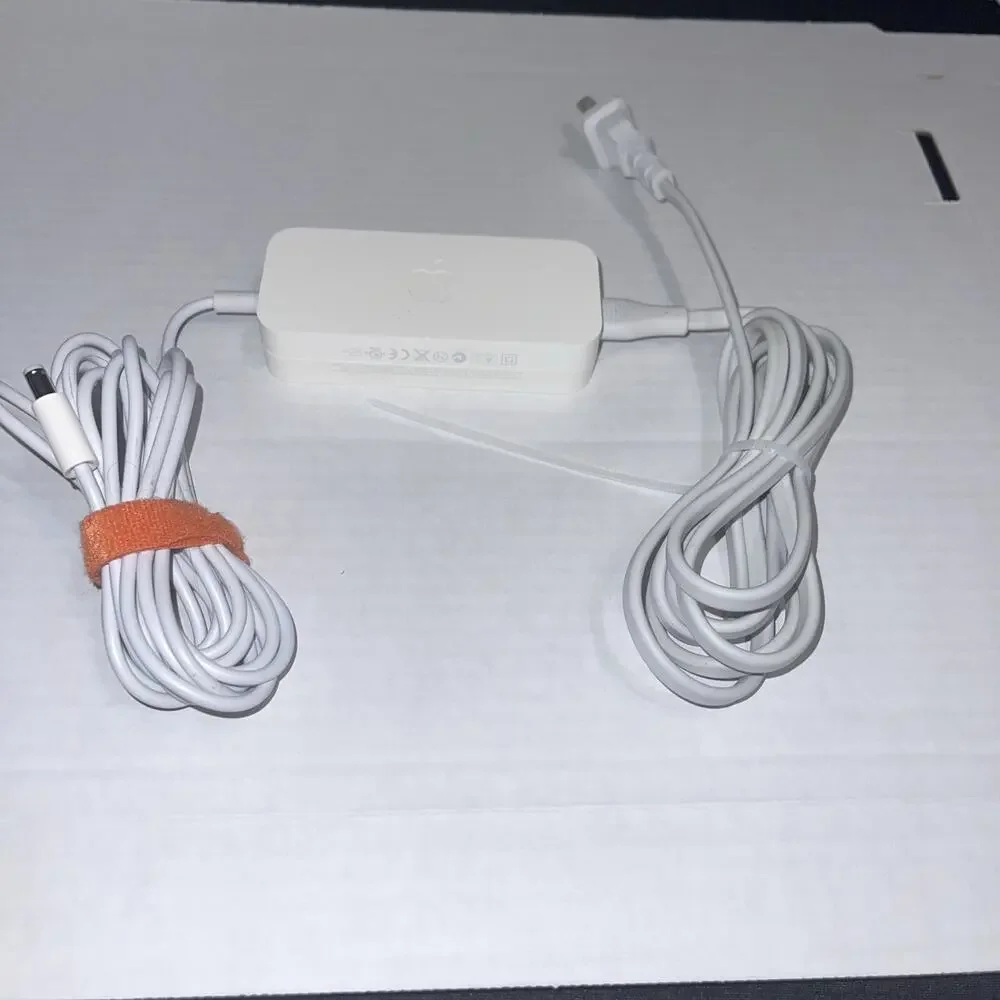 Apple AirPort Extreme Base Station A1408 802.11n‎ WiFi Router - W/ Power Cord